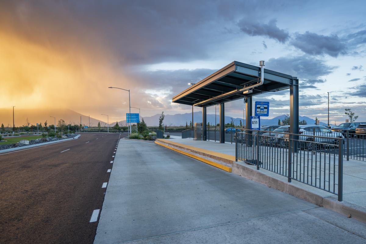 Photo of the Drop off and Pickup area at the airport