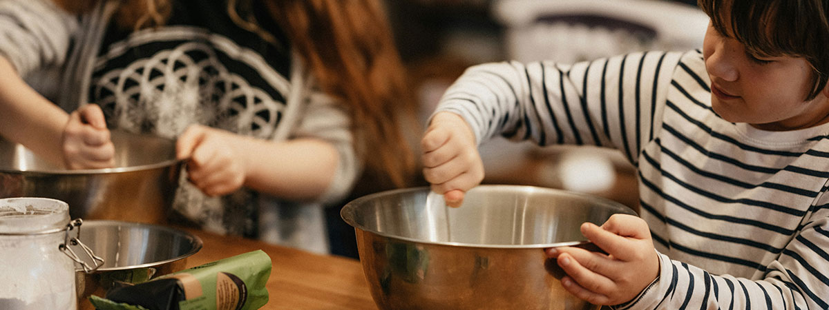 cooking-boy-and-girl